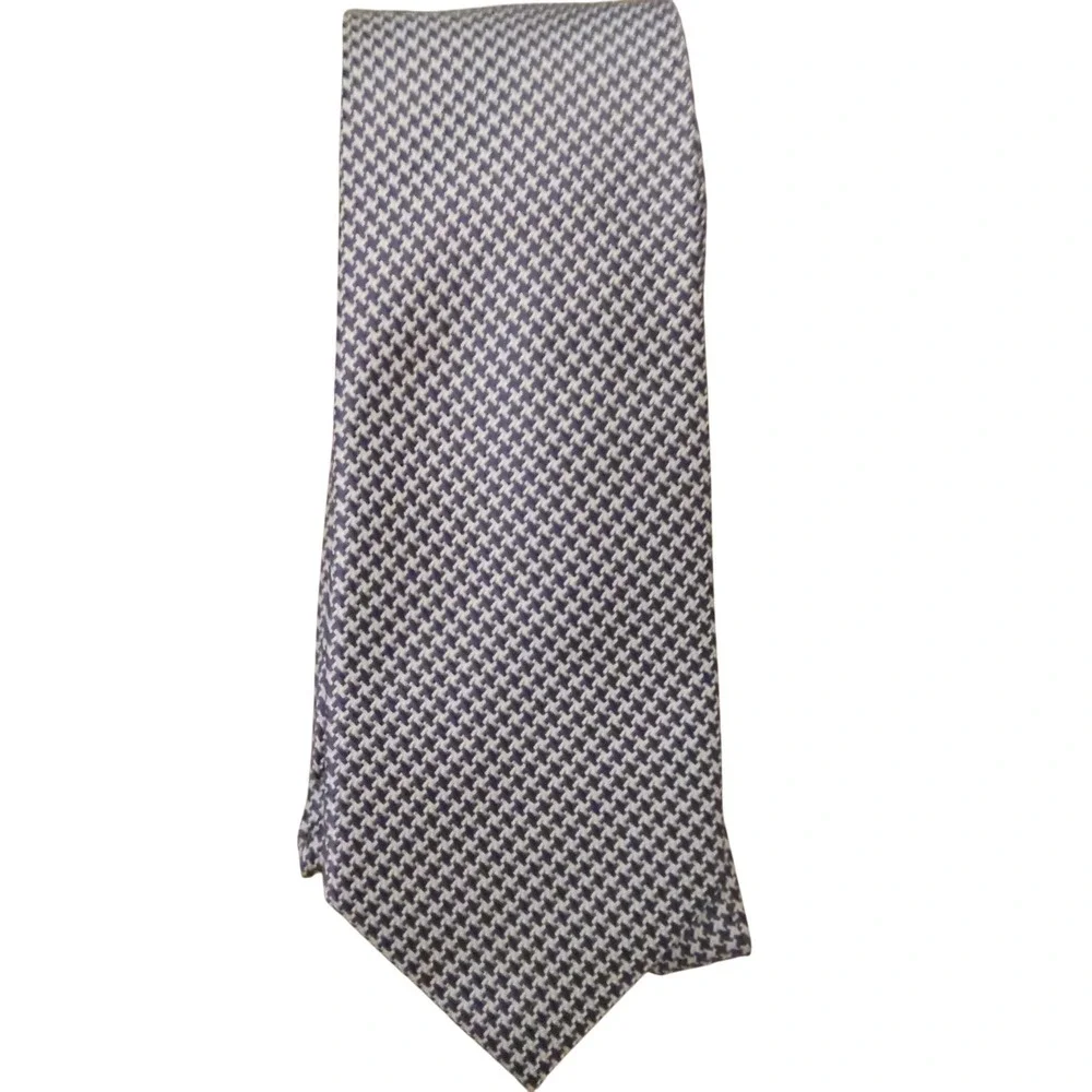 Jos A Bank Heritage Collection Mens Silk Tie Plum White MicroHoundstooth 3